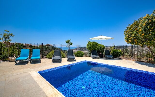 Stunning 3 bedroom villa 'BZ01' with private pool, stunning views, communal pool and resort facilities, Zephyros Village on Aphrodite Hills Re