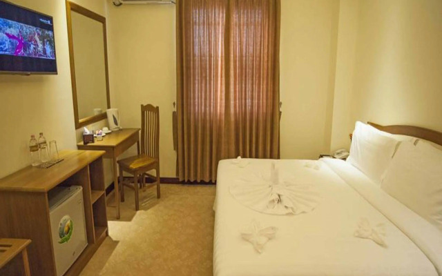 Royal Golden 9 Mile Hotel