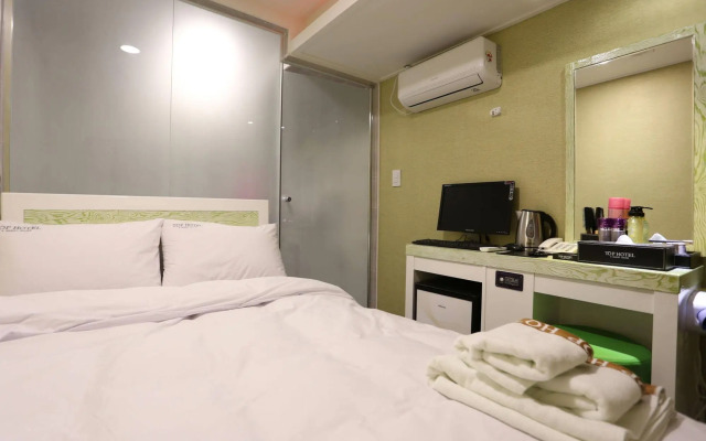 Top Hotel Myeongdong