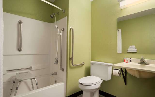 Super 8 by Wyndham Ithaca