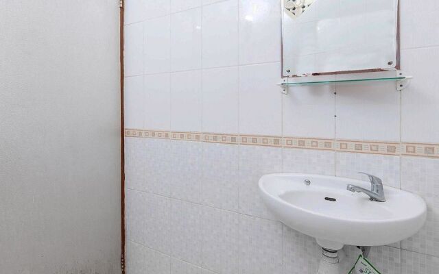 ZEN Rooms Sunshine Dewi Sartika