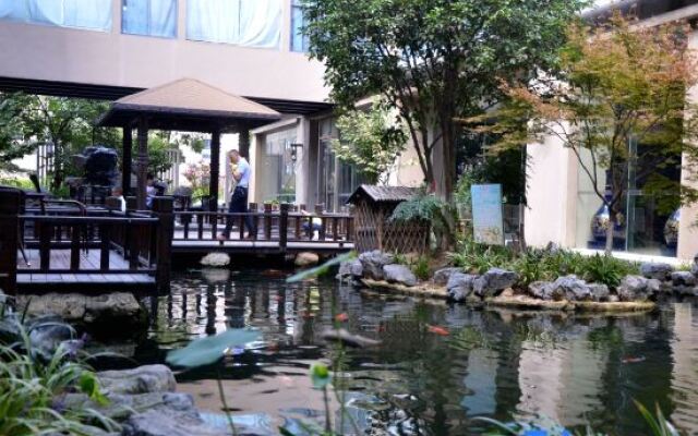 Sanhe International Hotel