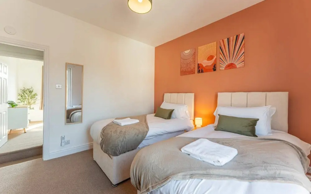 Host Stay Farman Road