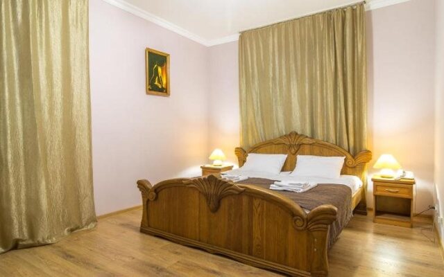 U Yashi Guest House