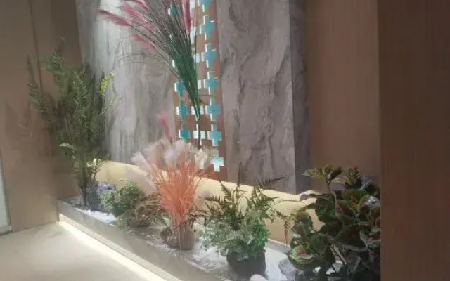 Qemu Marriott Express Hotel