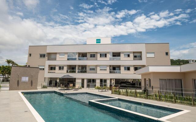 Apto c/piscina a 750m da Praia CCI105