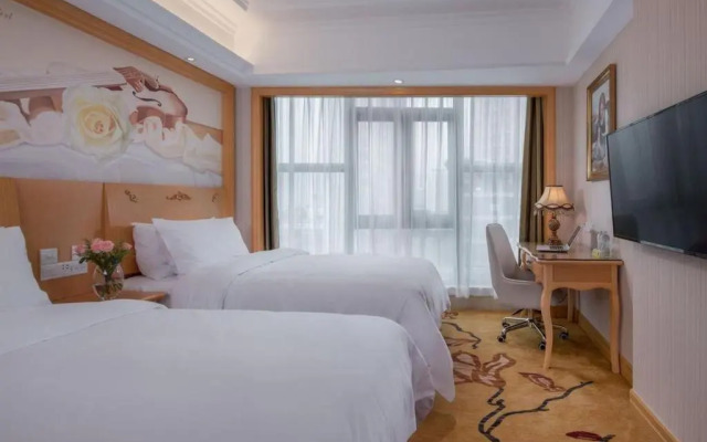 Vienna Hotel Shenzhen Qinghu Metro Station