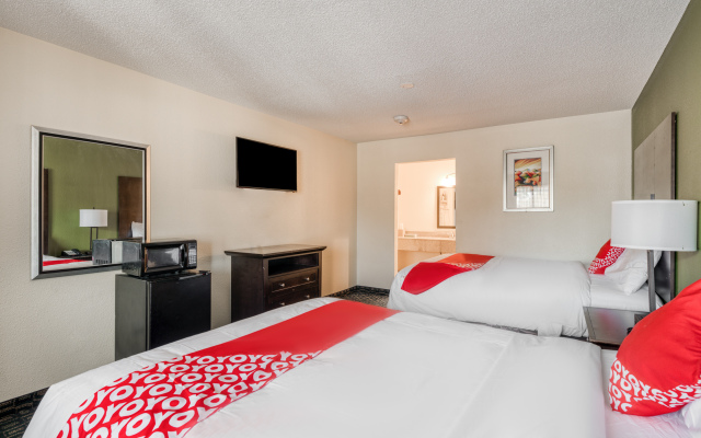 OYO Hotel Rosenberg TX I-69