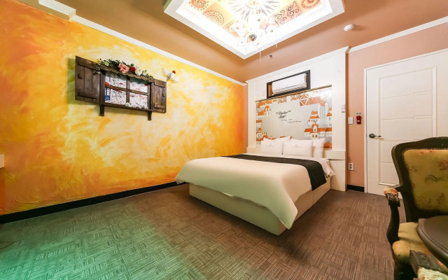 Raphael Hotel