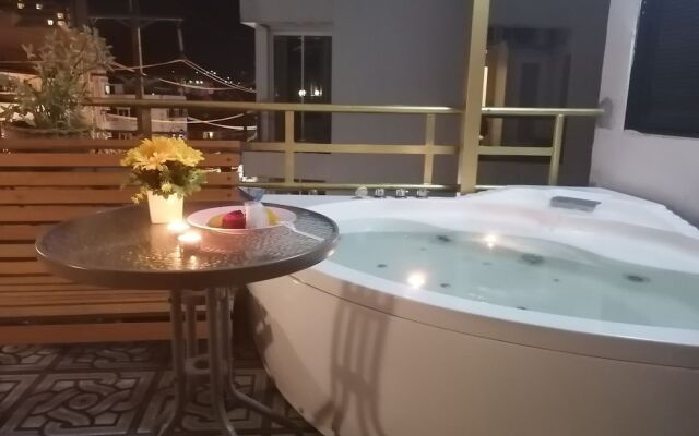 Qhkl Hotel