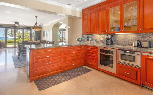 Luxury 2BD Villa on Flamingo Beach With All Bells and Whistles