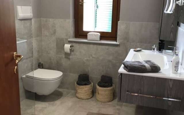 Charming 3 Bedroom Villa in Calmasino