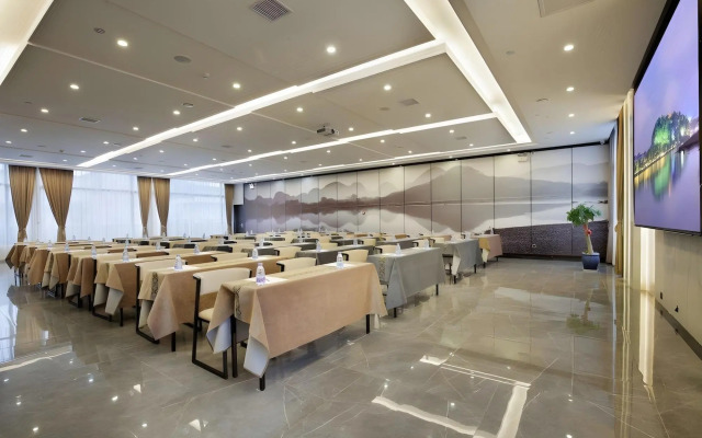 Wing Hotel Guilin - Central Square