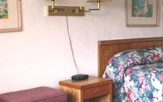 Fountain Inn & Suites