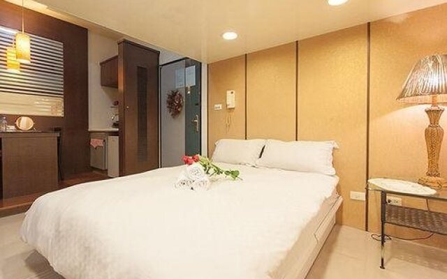 Kaohsiung near Main station - Girl House Bali style Quad room