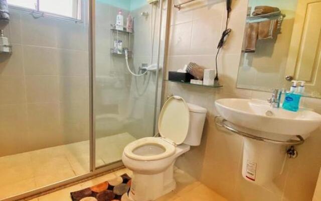 Cozy apartment 70m² with huge balcony, center BKK
