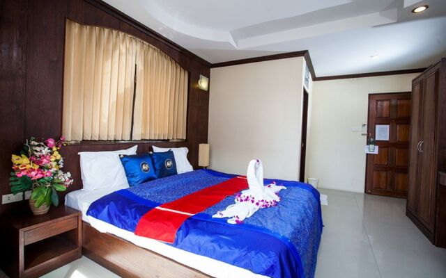 Triple Rund Place Hotel