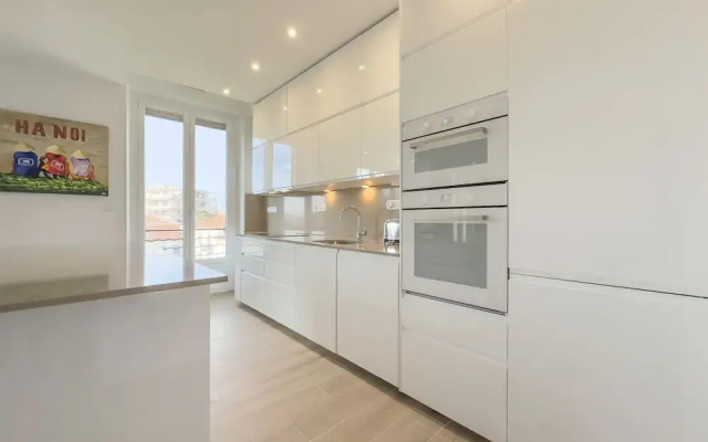 Le Duplex in Cannes With 4 Bedrooms and 3 Bathrooms