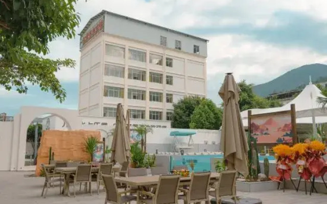 Dali Yixinyuan Hot Spring Homestay (Xiashankou Branch)