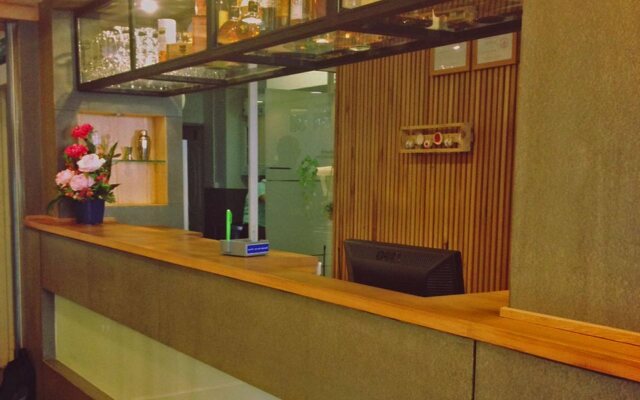 Cozy At 9 Hotel And Kitchen
