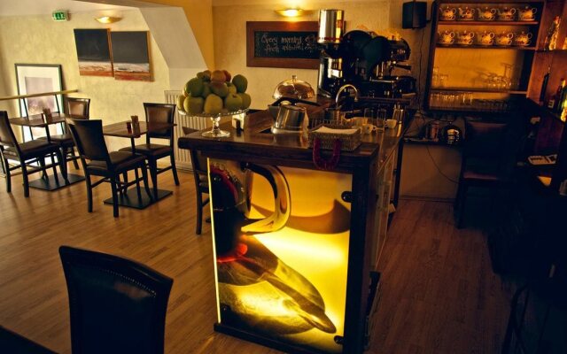 Rembrandt Hotel