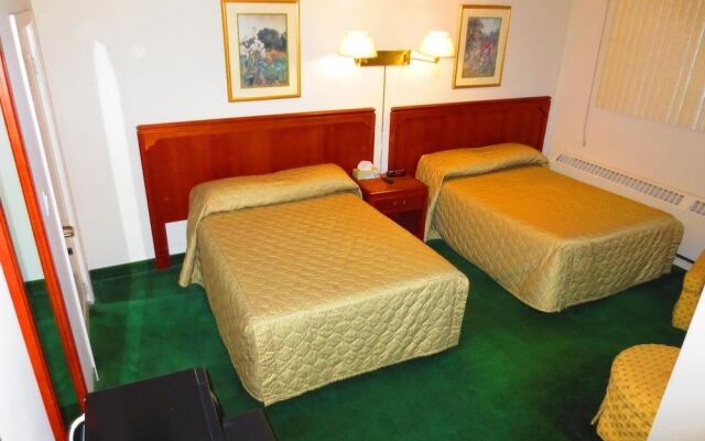 Canadiana Motel