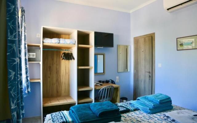 Casa Anthos Free Parking