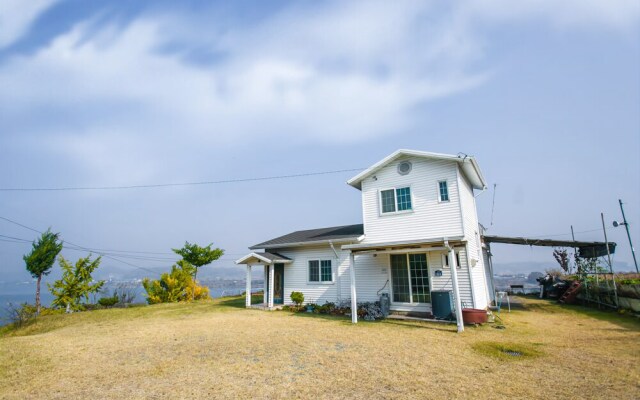 Chungju Mulian Foggy Pension