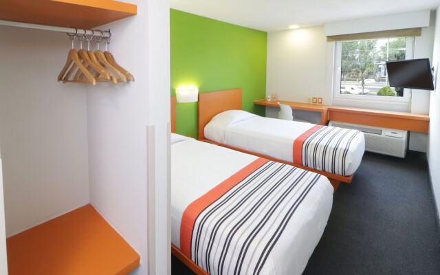 City Express Junior Guadalajara Periférico Sur