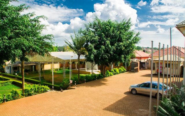 Hotel Alvers Mukono