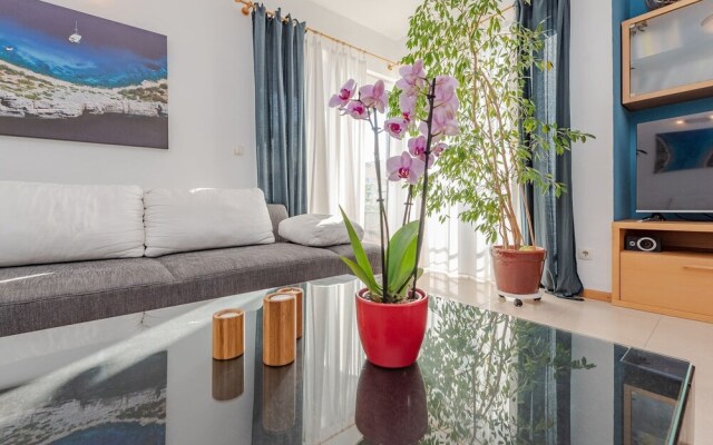 Romantic Oasis modern Apartment