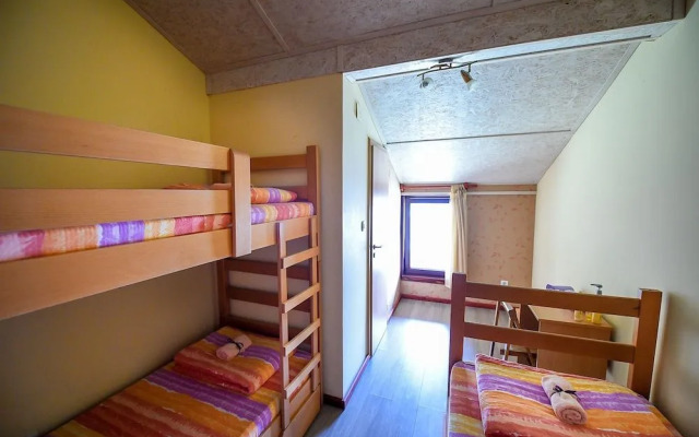 San Art Floating Hostel