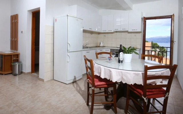 Neda - Perfect Location & Free Parking - A2