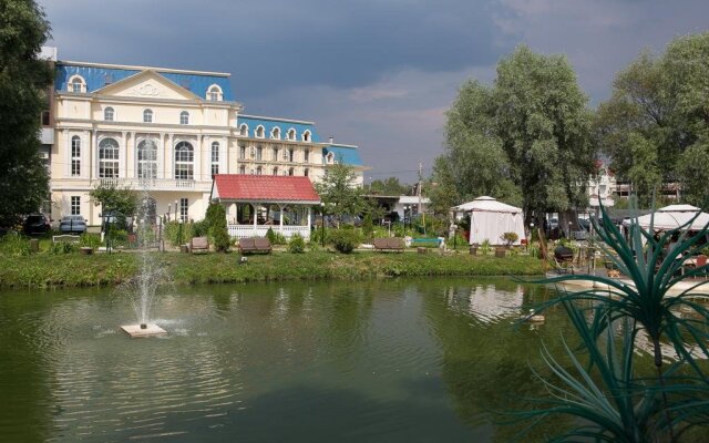 Kartmazovo House Hotel