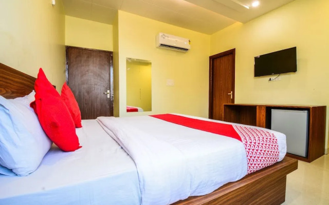 OYO 22204 Hotel Mark Inn