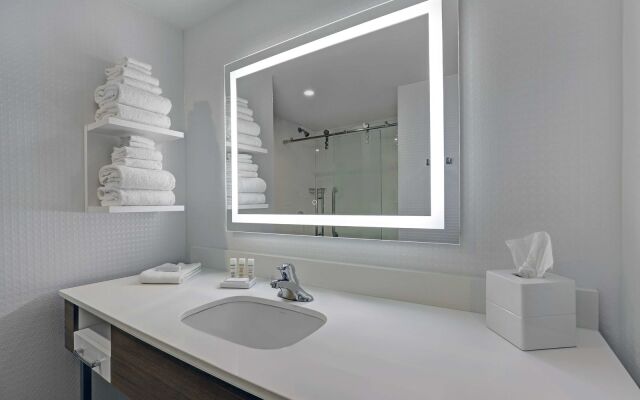 Hampton Inn & Suites by Hilton Belleville