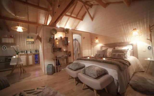 D'emilion de Sens (Adults Only)