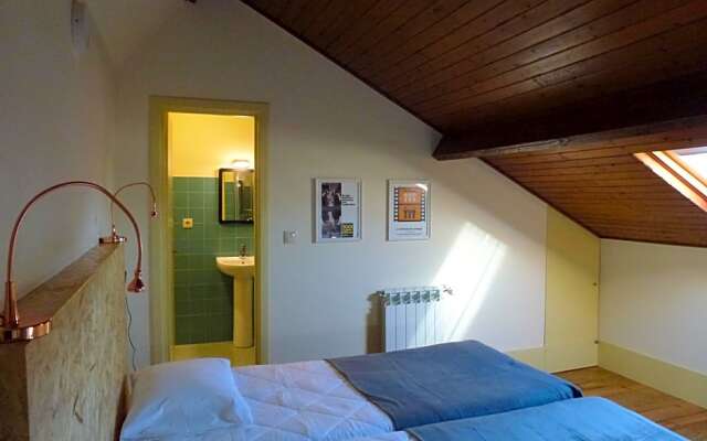 Canvas Atelier Hostel