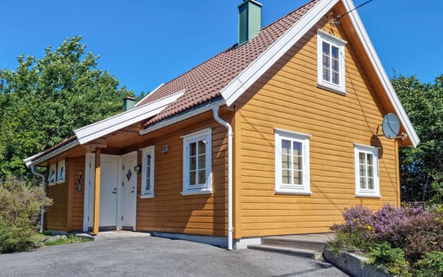 Stunning Home in Flekkerøy With 3 Bedrooms