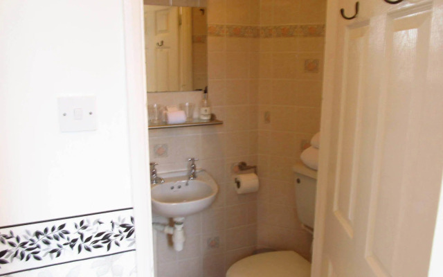 Broadlands Guest House