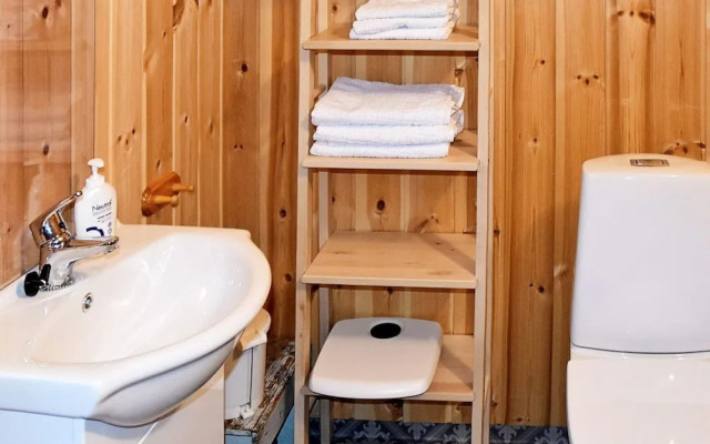 Secluded Mountain Retreat-by Traum