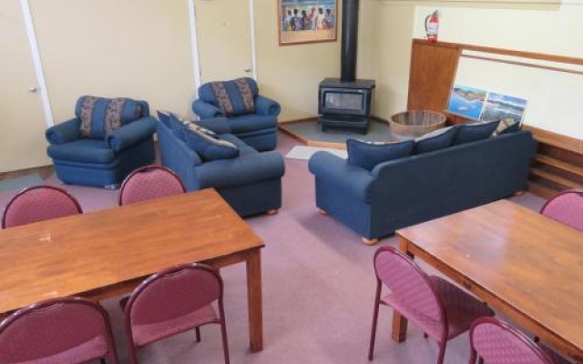 The Outpost – Hotel Rooms – Takaka