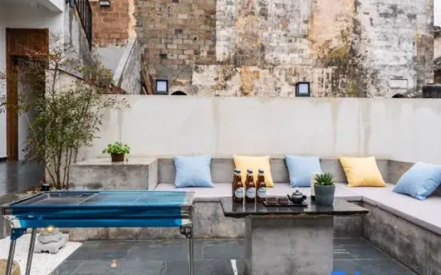 Hongcun Xiangye Whole Building Living · Design Courtyard Boutique Stay (Yuezhao Branch)