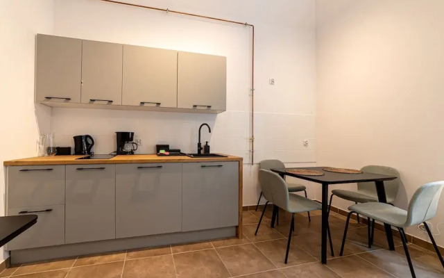 RentPlanet - plac Uniwersytecki