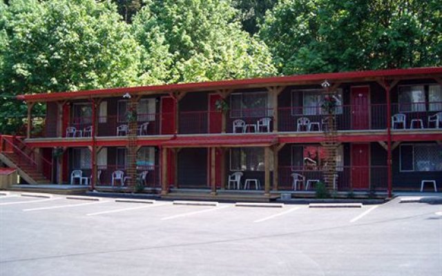 Holiday Motel & RV Resort