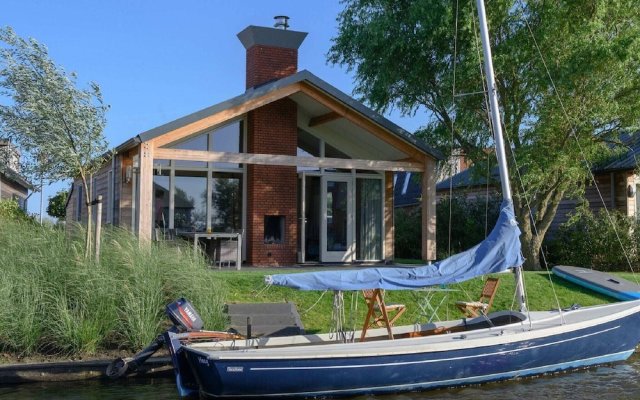 Bungalow With a Terrace Near the Sneekermeer