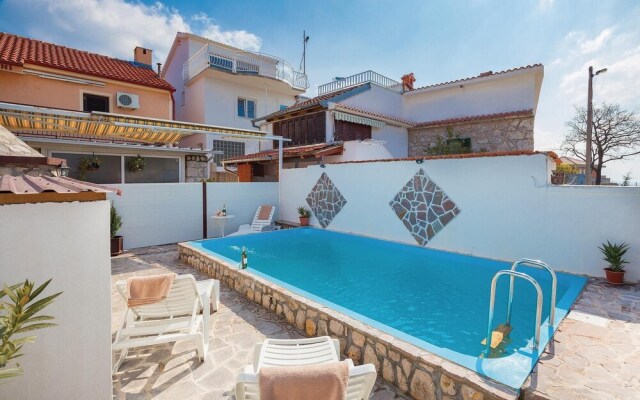 Stunning Home in Jadranovo With Wifi and 5 Bedrooms