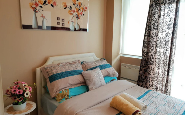 Azure Luxury City Suites by VacationsPH