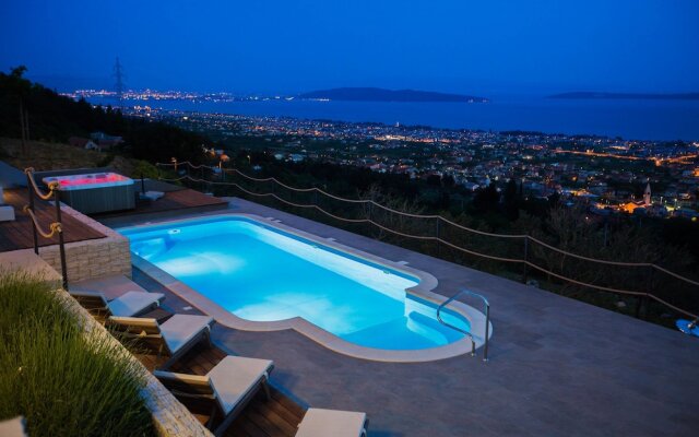 Villa Blue Hill