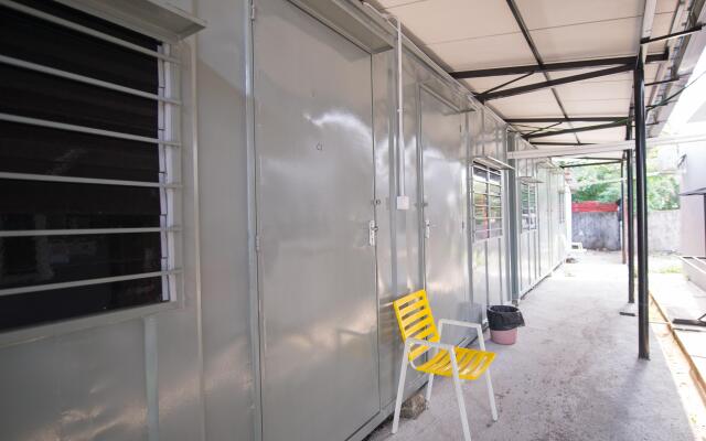 Kemaman Lodge & Cafe - Hostel